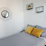 Le Yellow Korner - Lit Neuf Apartment *