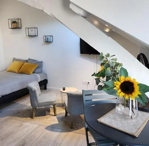 Apartment Le Yellow Korner - Lit Neuf