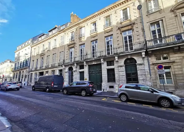 Le Yellow Korner - Lit Neuf Apartment *